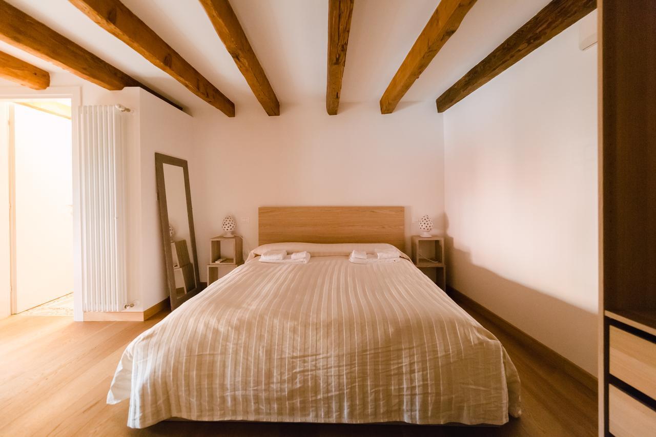Historical And Luxury Apartment 博洛尼亚 外观 照片